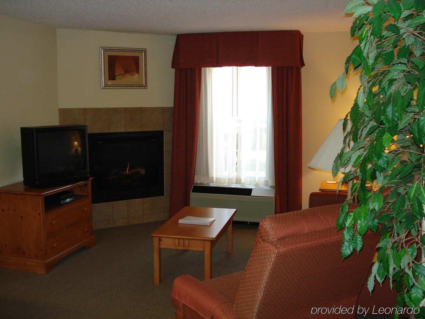 Hampton Inn & Suites Chapel Hill/Durham Room photo