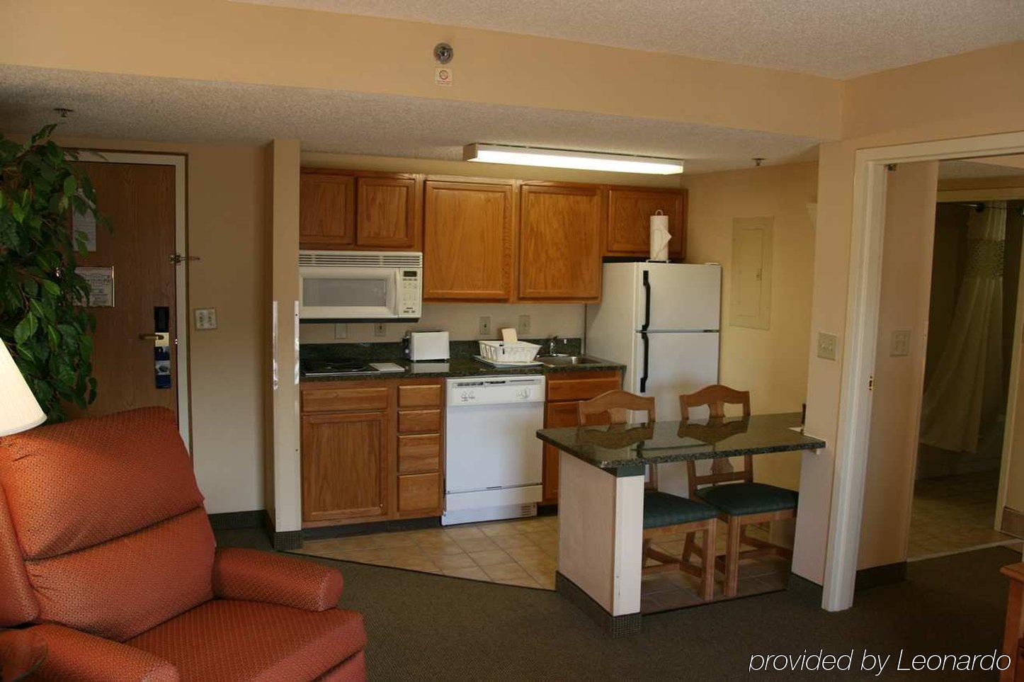 Hampton Inn & Suites Chapel Hill/Durham Room photo