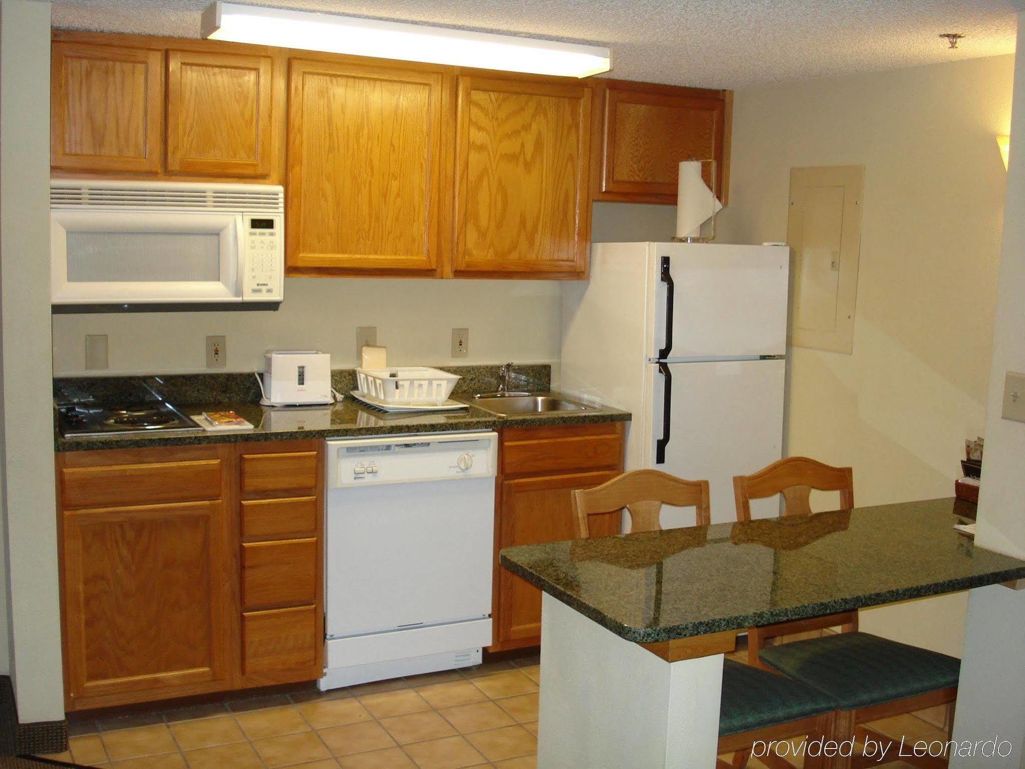 Hampton Inn & Suites Chapel Hill/Durham Room photo